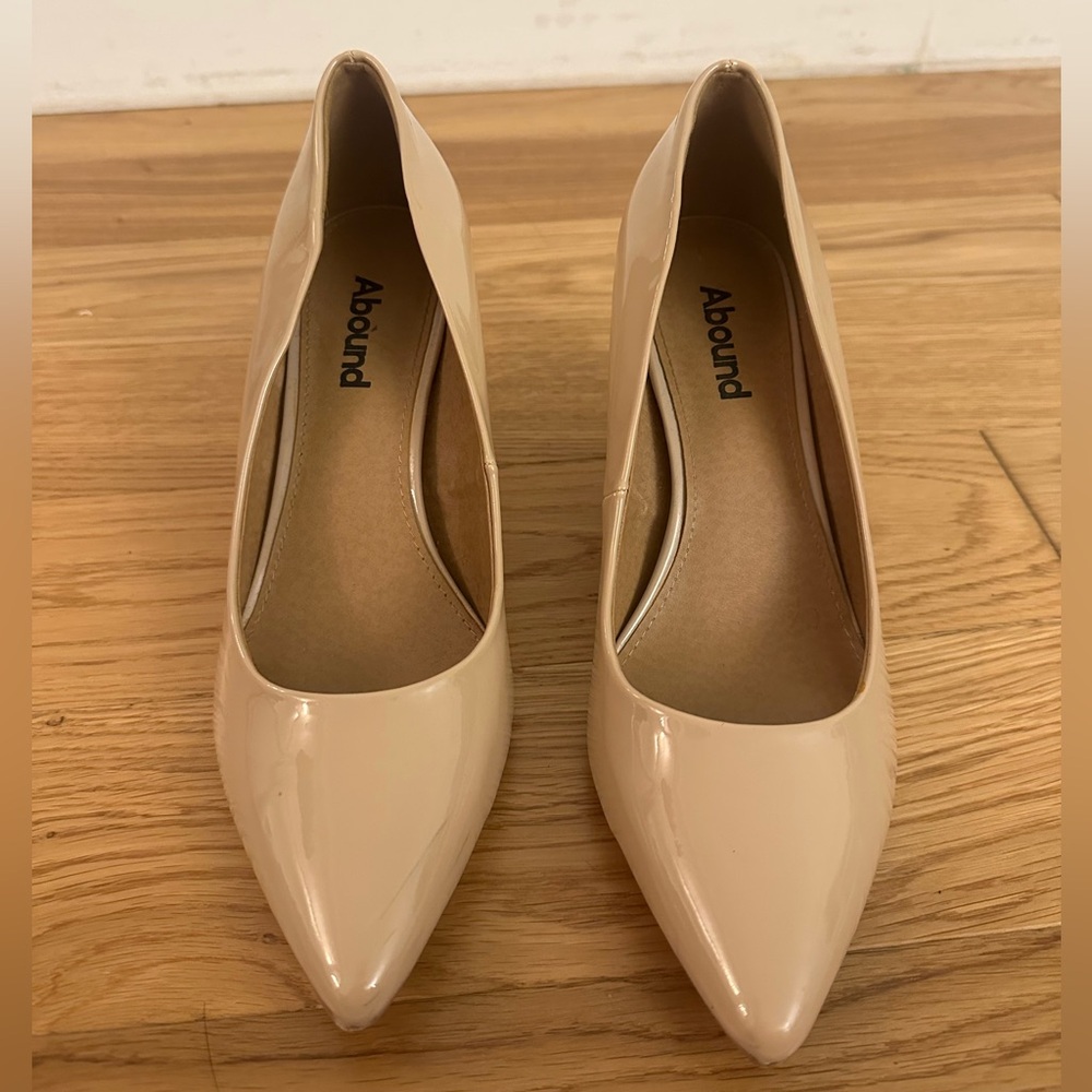 Abound Women's Tan Patent Leather Heels